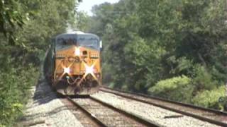 preview picture of video 'CSX 5254 & 4748 pull Emerald Express south through Riverdale Maryland #2'