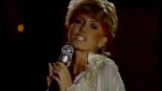 Solid Gold-Olivia Newton-John Make A Move On Me