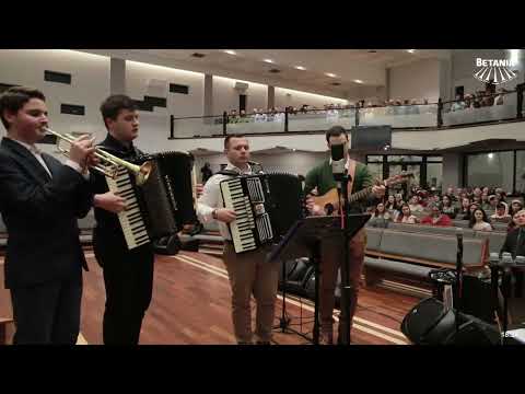 Grup coral Betania Cluj - Privind prin credință în zare