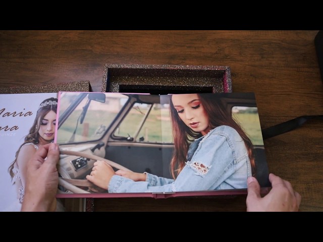 Álbum composite 25x25cm (25x50) e 20x20cm (20x40) 15 anos Maria Laura