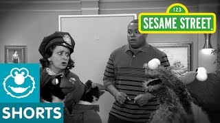 Sesame Street: Detective Elmo Looks for the Cookie Thief!