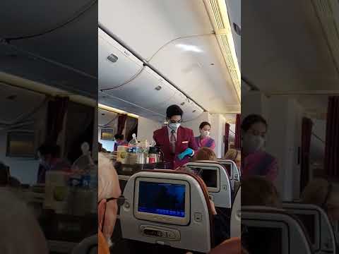 Thai Airways in flight food and beverages