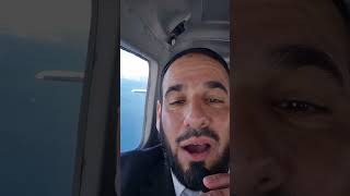 הטיסה מקנקון לקוזמל במטוס הקטן (הרב דוד פריוף) - התמונה מוצגת ישירות מתוך אתר האינטרנט יוטיוב. זכויות היוצרים בתמונה שייכות ליוצרה. קישור קרדיט למקור התוכן נמצא בתוך דף הסרטון