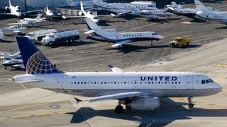 "Guitar Guy" sings about United Airlines damaging Taylor guitar