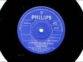 Lindisfarne Alright On The Night Lyrics