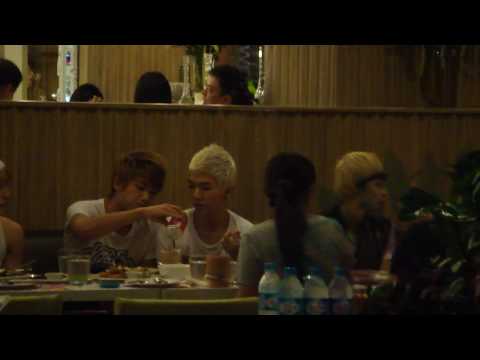 100727 [FANCAM] ZE:A at Manna Restuarant Siam Paragon