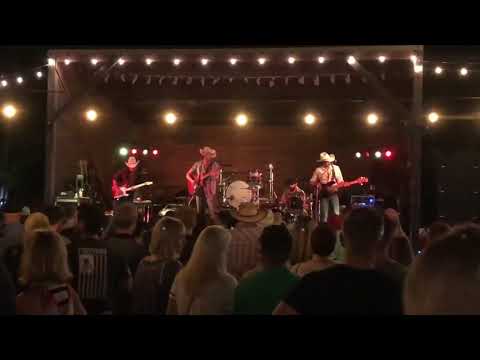 Live at the Wildcatter Saloon - 4 Minutes