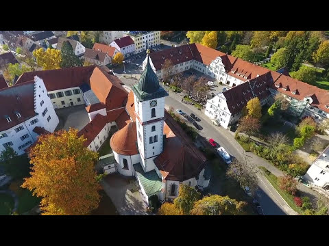 Aulendorf Drohnenflug über das Aulendorfer Schloss & die Kirche