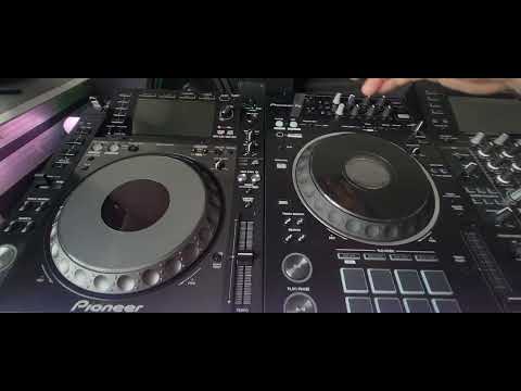 Pioneer DJ  XDJ-XZ vs Pioneer CDJ-2000 Nexus - Speed Test