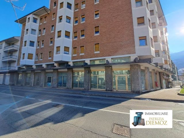 GRANDE LOCALE COMMERCIALE AD AOSTA