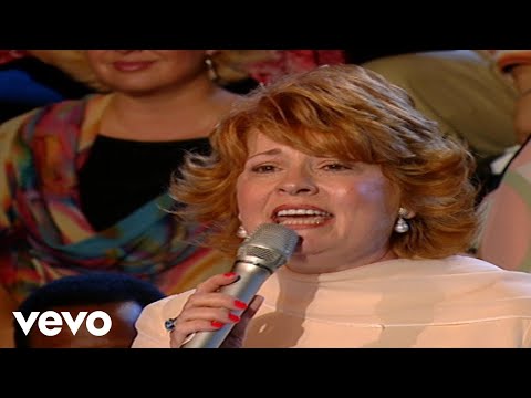 Bill & Gloria Gaither - The Promise [Live] ft. Joy Gardner