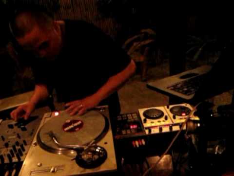 DJ Shortkut vs. Red-i