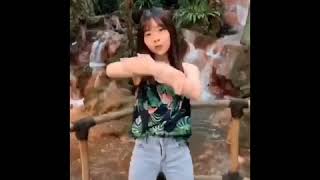 Download lagu COOL BANGET GAYA EKS JKT48 CINDY YUVIA 😘 | Freddy Cliquers mp3