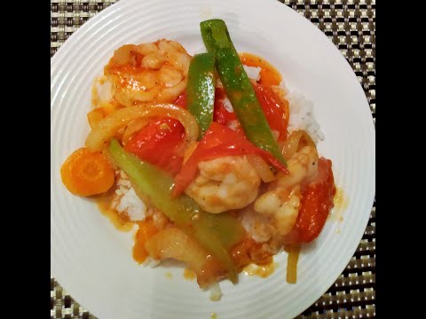 Camarones entomatados! Easy and delicious recipe for Salvadoran shrimp cooked in tomatoes, onion...