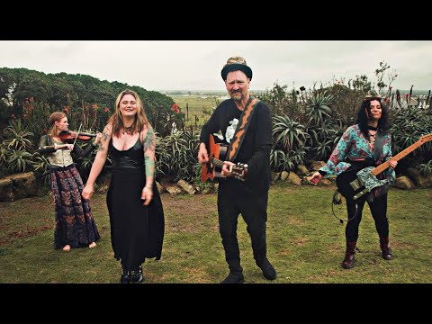 Wouter Van De Venter & Hippies Dans Band - Ai Ja Jai (Amptelike Musiekvideo)