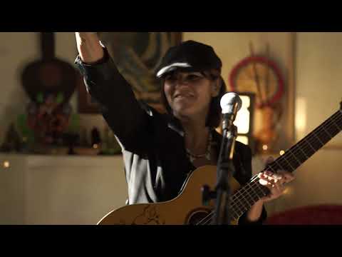 Barbarita Palacios y Lula Bertoldi, versión grabada en vivo de Poetas De Latinoamérica