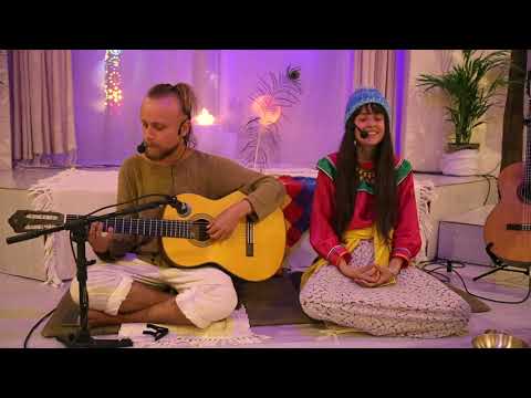 Cantante Dourado e Luiza Rosa - Paraty Yoga Festival (ao vivo no Espaço Flor Das Águas)