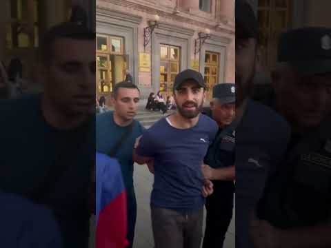 Քաղաքացուն բերման են ենթարկել Արցախի դրոշը ծածանելու համար