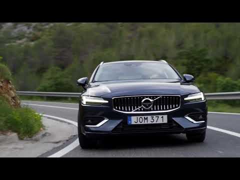 New Volvo V60 D4 Inscription Blue running footage in Spain 2018