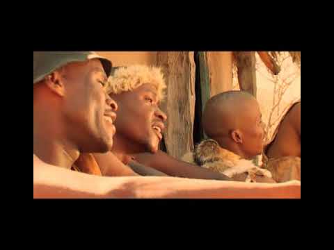 BEHIND THE SCENES IN PICTURES