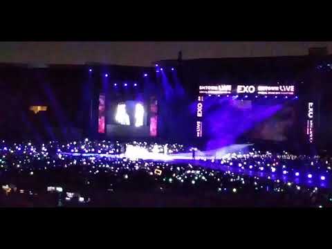 190119 SMTown Chile EXO OOH LA LA LA cut