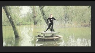 Christine and the Queens -- Narcissus is back (alternate version)