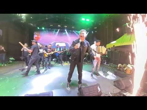 Busca Un Confidente en vivo - Alex Manga & Enaldo Barrera Jr.