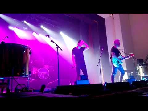 Mirai - Pojď ke mně blíž kytarové sólo Herálec 15.11.2019