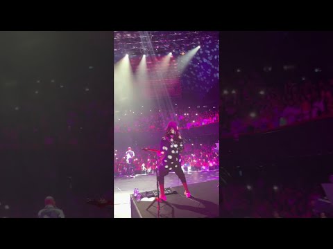 Djodje & Mika Mendes performing Dexan (Olympia Paris)