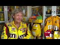 Cynthia uit Nieuwegein spaart alles wat te maken heeft met M&M's. [RTV Utrecht]