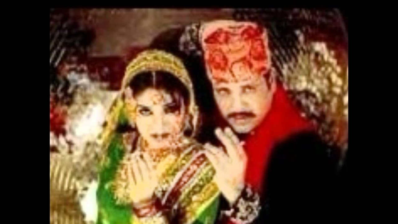 Hallo Hallo Lyrics  | Waah! Tera Kya Kehna | Govinda, Raveena Tandon | Anuradha Sriram, Sudesh Bhonsle | Jatin Pandit, Lalit Pandit