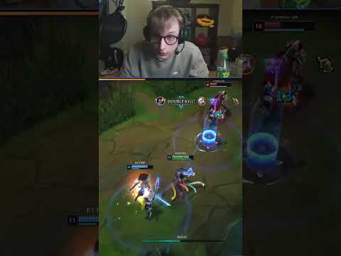 MOST INSANE YASUO PLAY 1 VS 3 #leagueoflegends #streamer #riotgames #twitch #shorts #league