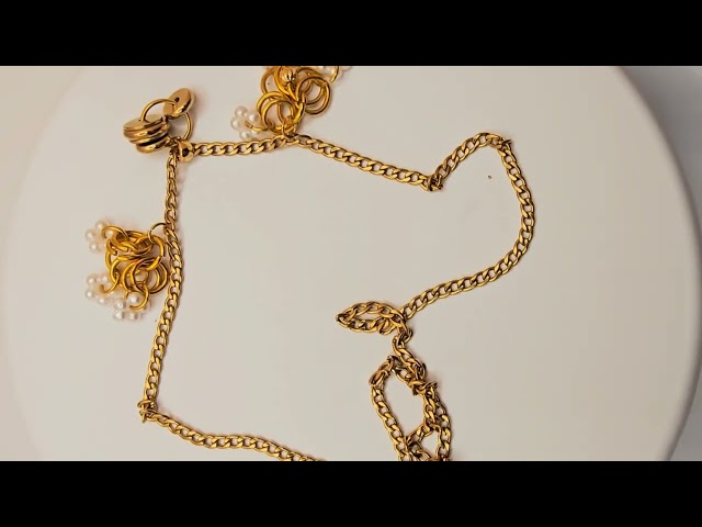 عقد رشا الذهبي