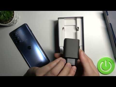 Is there a charger included in the Motorola Moto G200 box set? EU Distribution