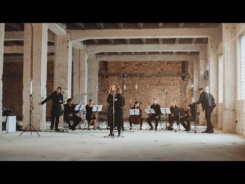 Zuzana Mikulcová - Pár Snov Live