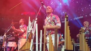 Te pido en agosto • Los tekis