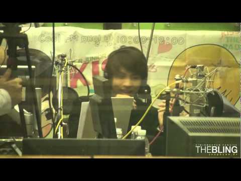 [fancam] 101005 SHINee jonghyun slaps his forehead #2 @ Sukira KTR