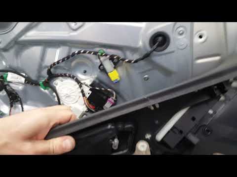 Как снять обшивку двери Фольксваген Тигуан