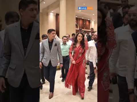 Dr Ajay kothari book launch #amrutafadnavis #devendrafadnavis #sakal #backpain