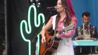 Kacey Musgraves - &quot;Biscuits&quot; (Live)