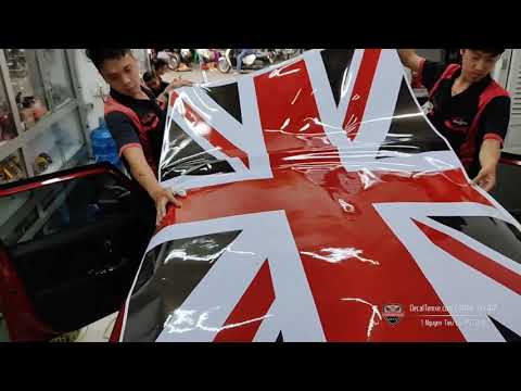 Mini Cooper dán nóc hình cờ Anh