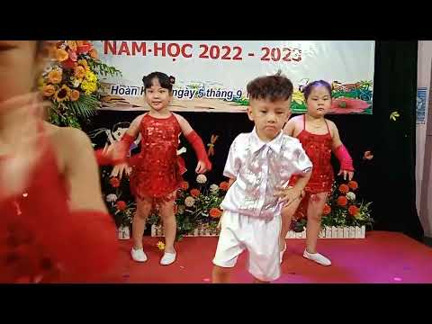 trang trí khung ảnh mầm non