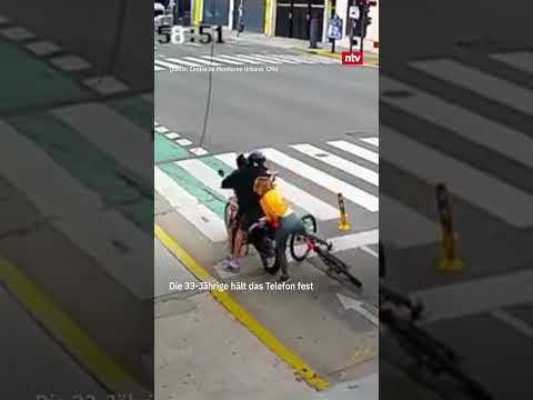 Motorrad-Räuber legen sich mit der falschen Touristin an | ntv