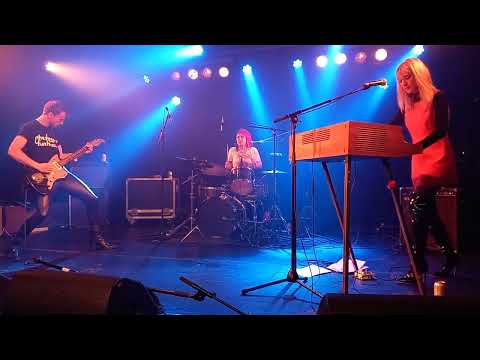 Tuesday Violence - Melt (live @ Psychotic Garage Fest #1 Kavka)