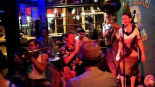 Meschiya Lake and the Little Big Horns 9.28.2010.MOV