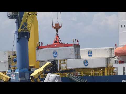 The Port of Hueneme-Star Endeavour I-Chiquita Venture