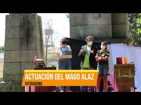 El Mago Alaz llena de ilusión el Parque de San Nicolás de Vitigudino  