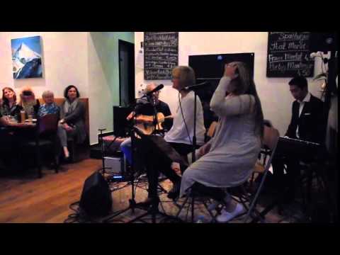 "Begegnung der Kultur(en)": Crossing Borders