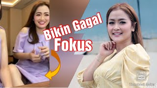 Download lagu Vega Darwanti Terlihat Hot, Cantik dan Sexy - Top Play mp3