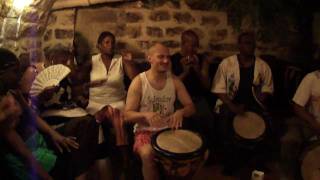 Drumming thursdays pt 1 Gwo Ka + danseurs.